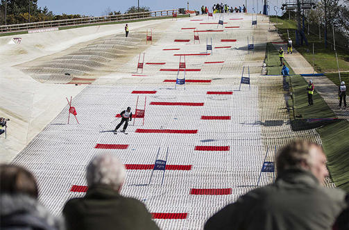 Che cosa è il materiale per piste da sci asciutte?