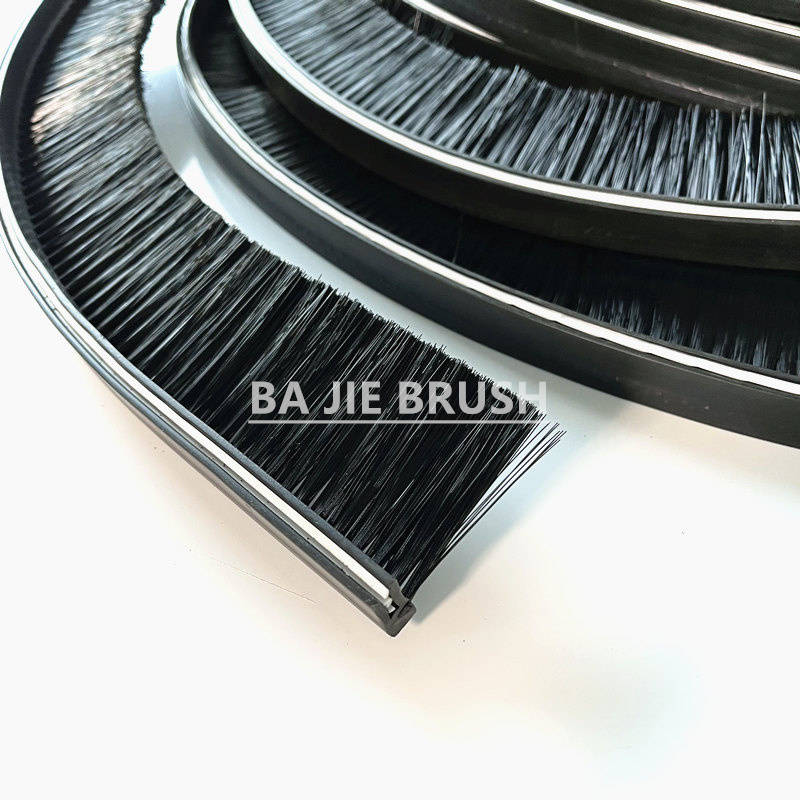 90 Degree Flexible Strip Brush