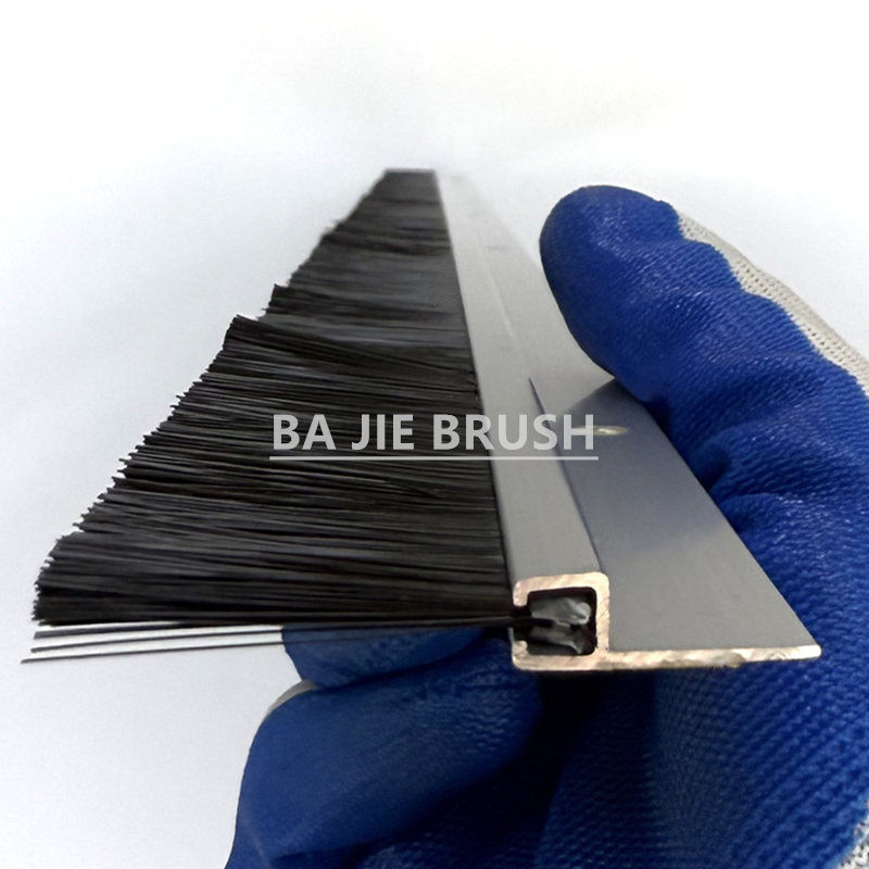 Antiflaming Strip Brush